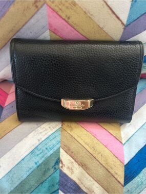 Kate Spade Mulberry Street Callie Black Pebbled Leather Trifold Wallet Gold Logo